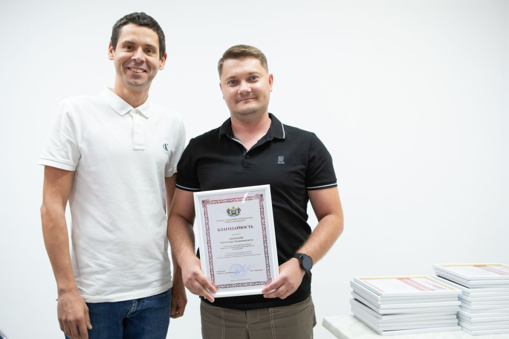 AU1V7680.jpg AU1V7680.jpg