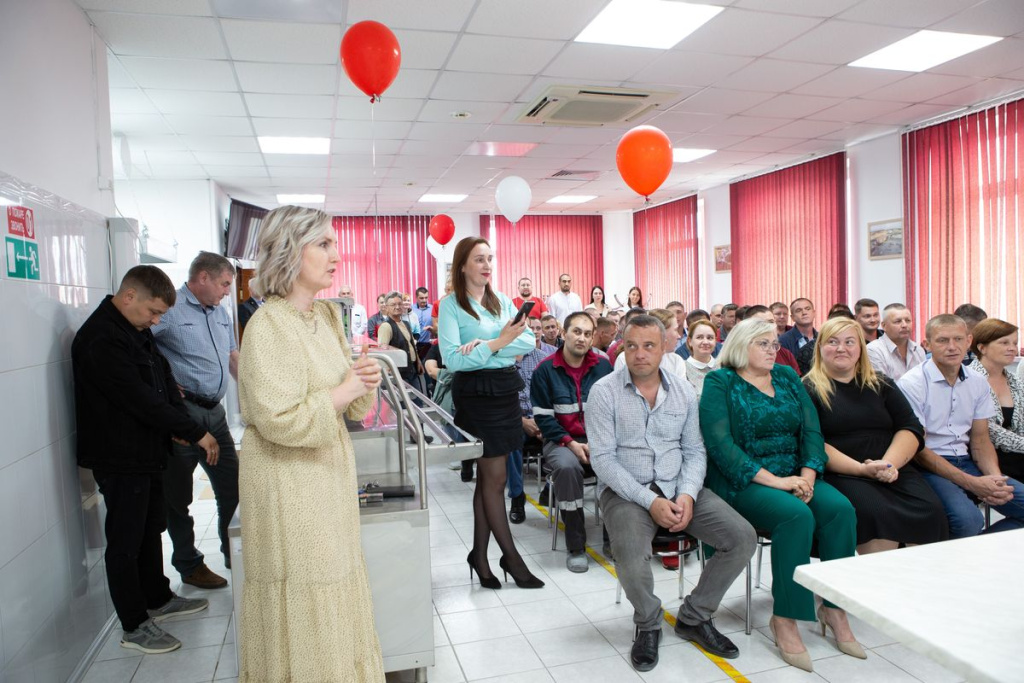 AU1V7548.jpg AU1V7548.jpg