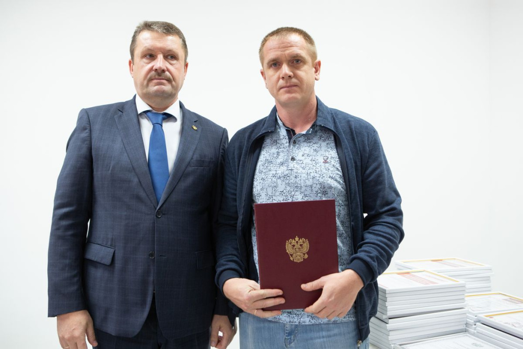 AU1V7544.jpg AU1V7544.jpg