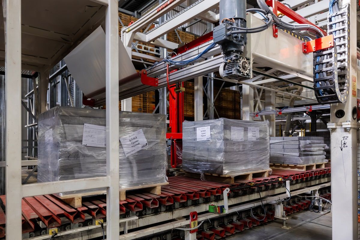 066_2025.09.17_Toli_Brown-min.jpg 066_2025.09.17_Toli_Brown-min.jpg