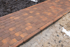 Купить бордюры БРШ.50.20.8 гранит листопад (красн,корич,жел) - Осень от производителя - «Поревит»