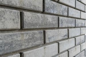 Облицовочный угловой вибропрессованый кирпич, полный прокрас, Шунгит